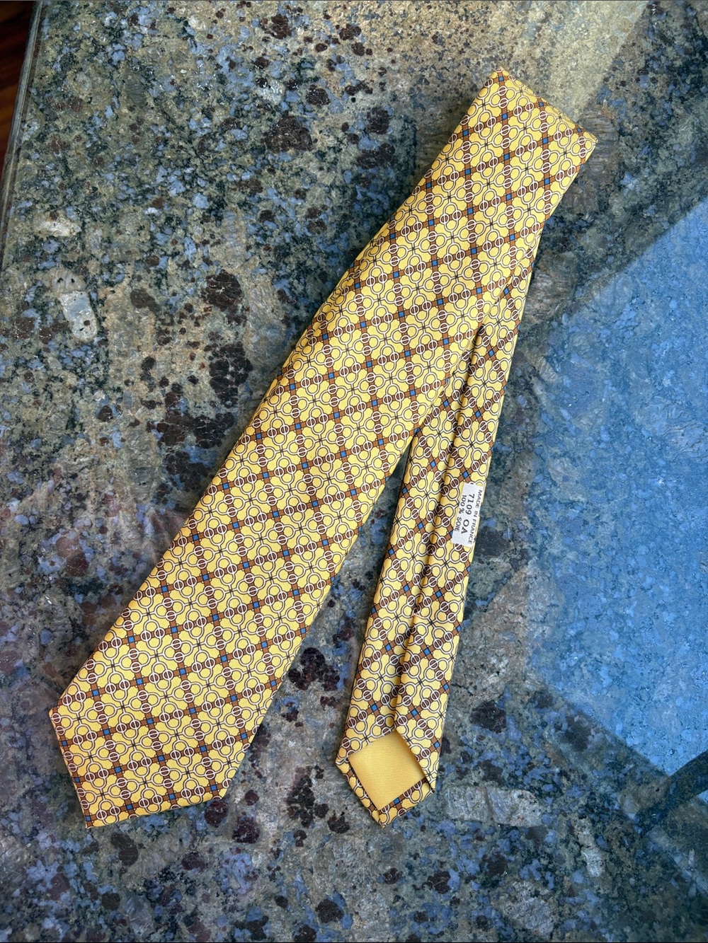 HERMES SILK Yellow Geometric Silk Tie 7109 OA - LIKE NEW